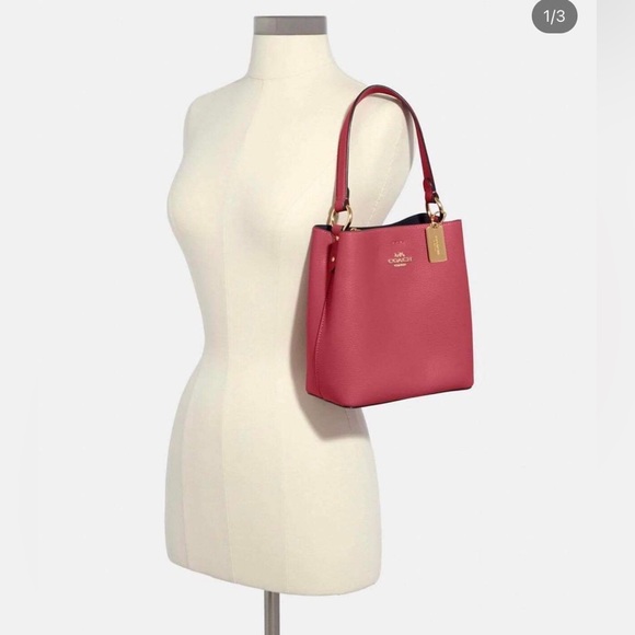 COACH - Picture 2 of 2